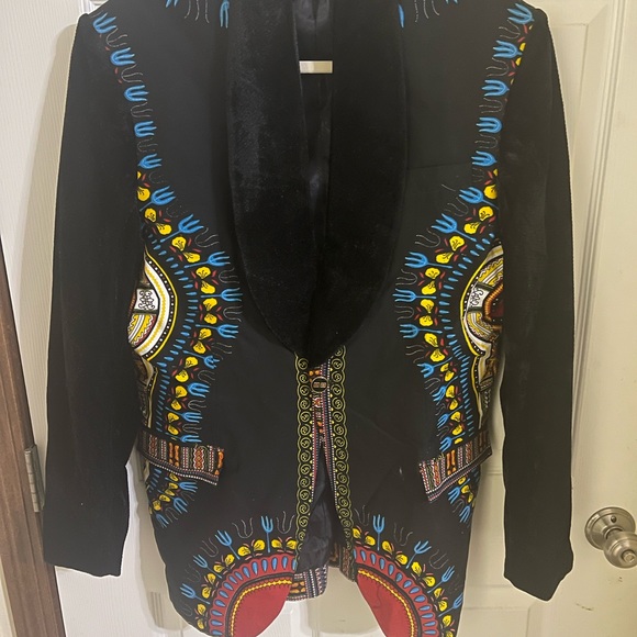 Medium size maybe a Large.. - Picture 3 of 6